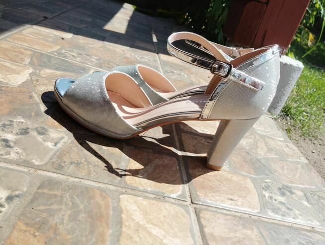 Sprzedam Buty NOWE ROZMIAR 41