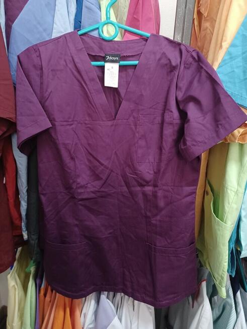 Bluzy medyczne używane