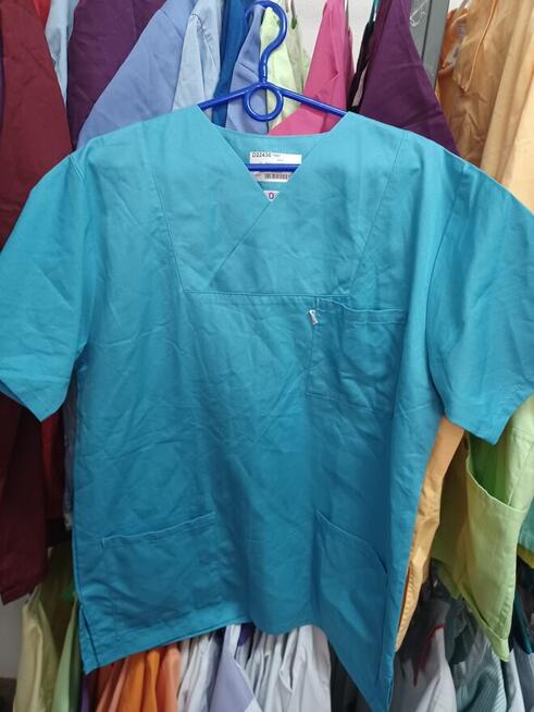 Bluzy medyczne używane