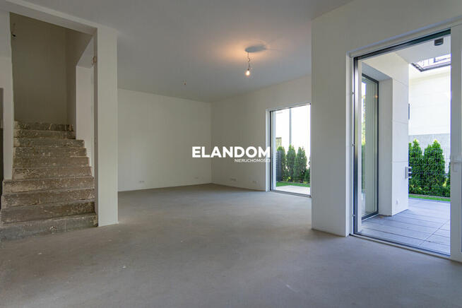 Bliźniak w doskonałej lokalizacji!