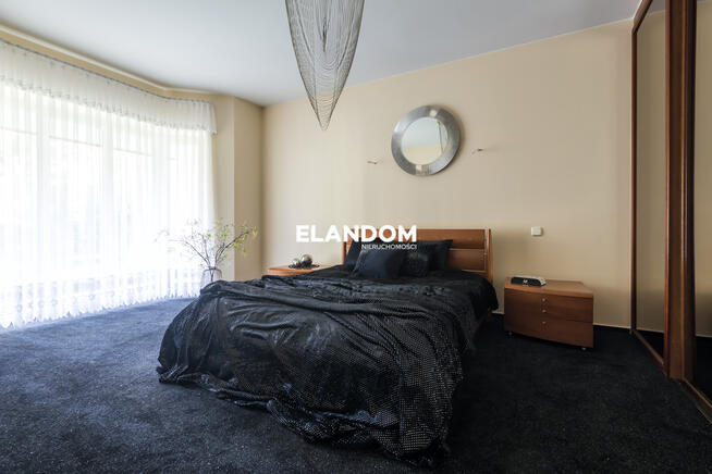 Dom pośród drzew w Sulejówku