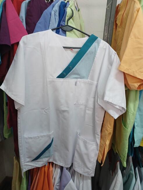 Bluzy medyczne używane