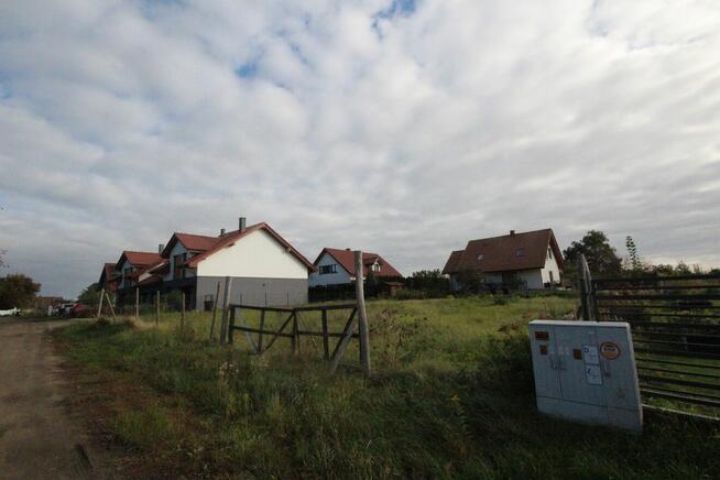 Działka (800 m2) ok. Pistacjowej MEDIA (Pietrzykowice)