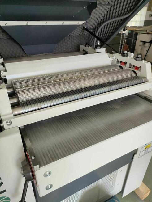 GRUBIARKA A630 MADORA wał spirlany - nowa