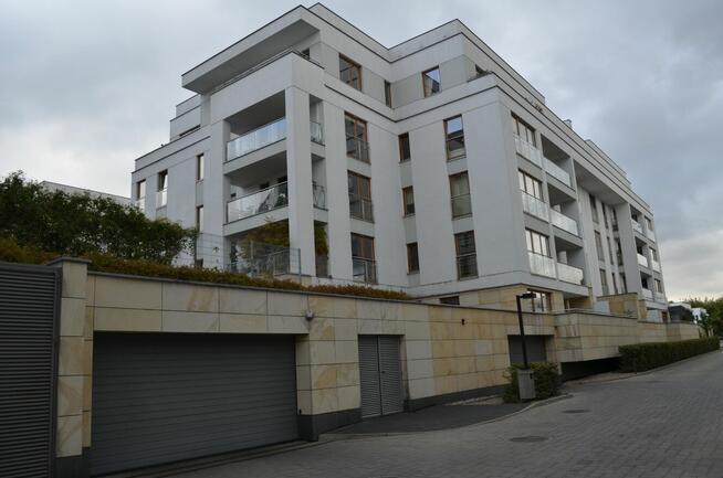 Miejsce postojowe w garażu podziemnym Warszawa