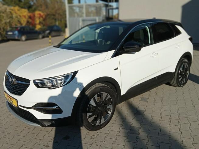 Opel Grandland X 130KM,Samochód w bogatej wersji z przebiegiem 42900 km.