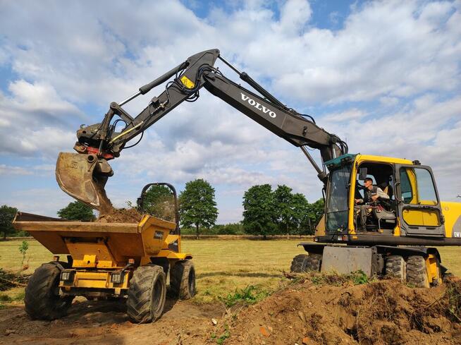 Rozbiórki domów , stodół , wyburzenia