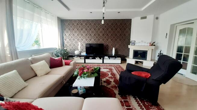 Sprzedam dom z ogrodem+ miejsce prowadzenia biznesu