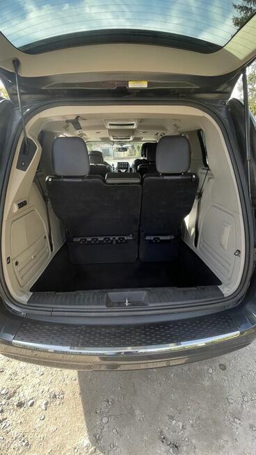 2011 LIMITED chryslera town&country