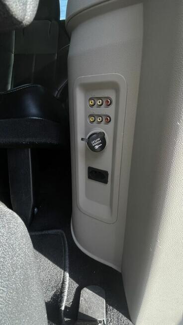 2011 LIMITED chryslera town&country