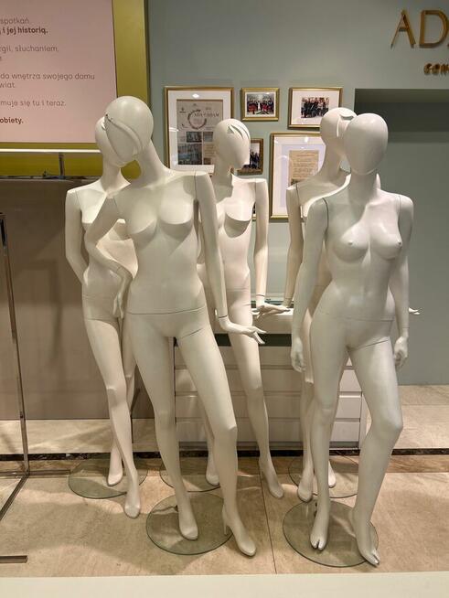 Manekin damski stojący