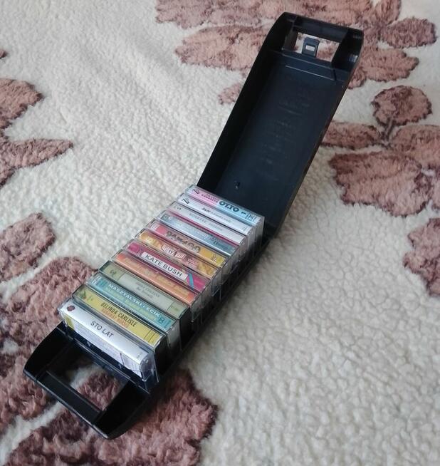 Organizer z kasetami