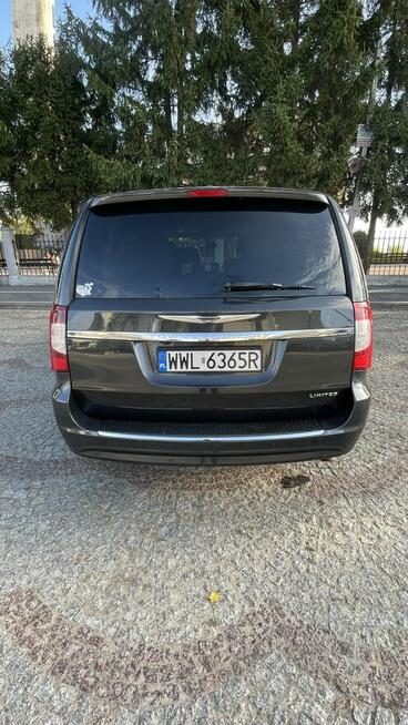 2011 LIMITED chryslera town&country