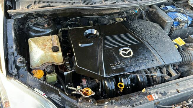 Mazda 5 z uszkodzonym silnikiem