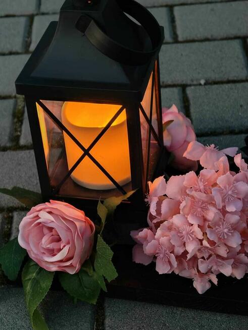 Kompozycja nagrobna na desce