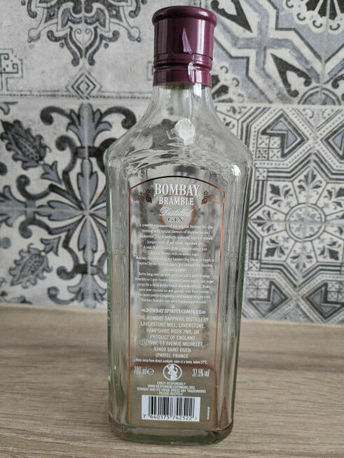 Bombay Gin 0,7l -PUSTA-kolekcjonerska - real foto