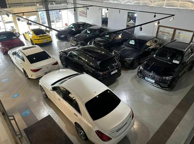 Salon Samochodowy z Biurem - Doskonała Oferta!