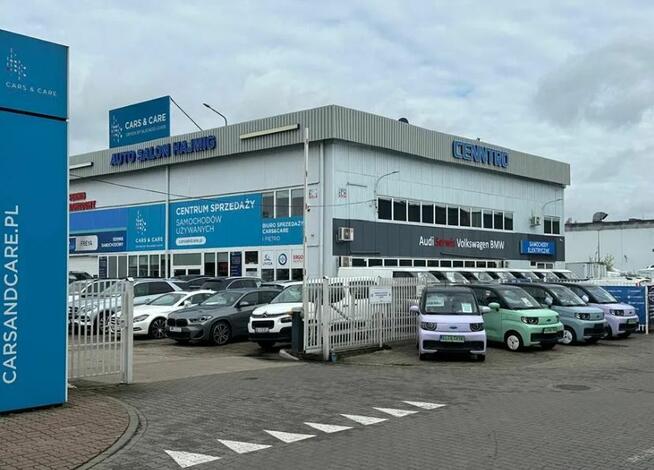 Salon Samochodowy z Biurem - Doskonała Oferta!