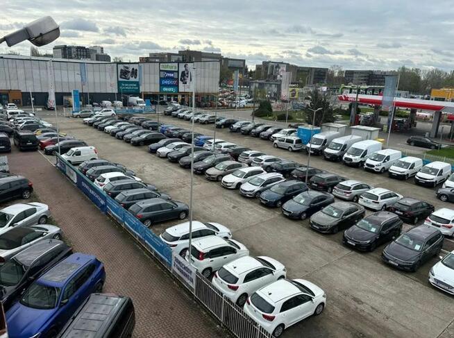 Salon Samochodowy z Biurem - Doskonała Oferta!