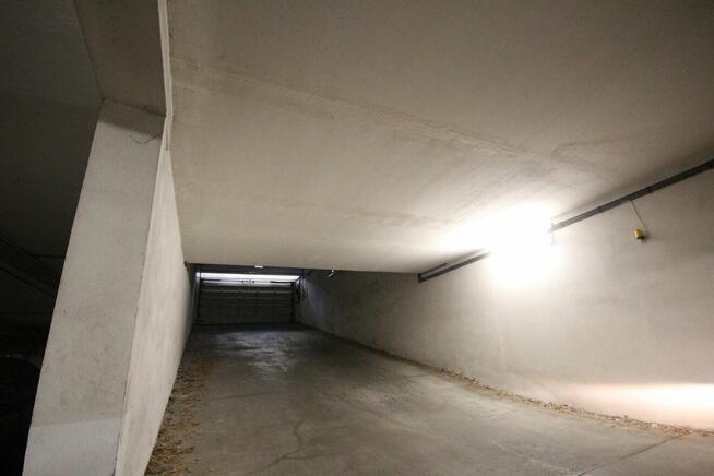 Miejsce Postojowe (20m2) Aleja Kromera 23 (Wrocław)