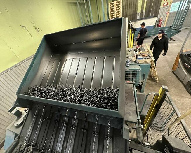 LG - linia do montazu/zbijania palet jednorazowych i EURO