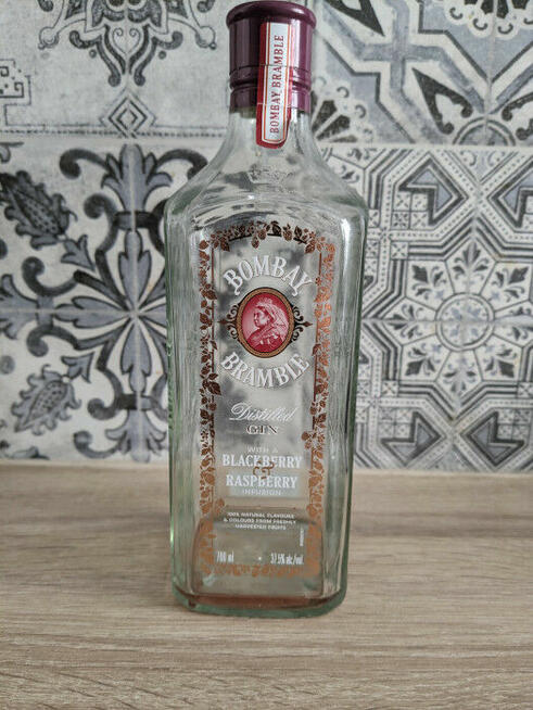 Bombay Gin 0,7l -PUSTA-kolekcjonerska - real foto