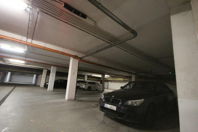 Miejsce Postojowe (20m2) Aleja Kromera 23 (Wrocław)