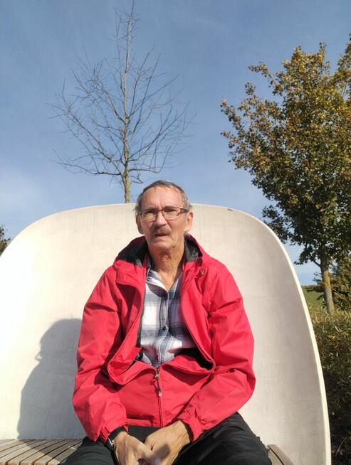 Może nie sam a samotny.