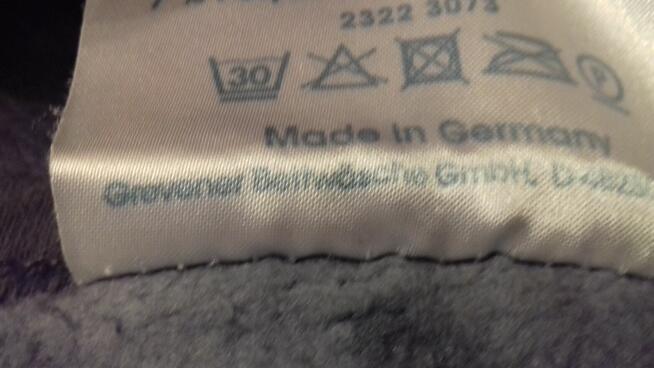 Koc szary z czerwonymi paskami, do sprzedania