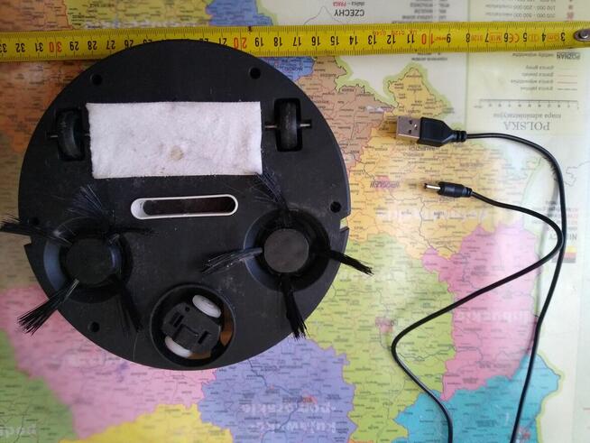 Mały robot sprzątający, 30 zł.