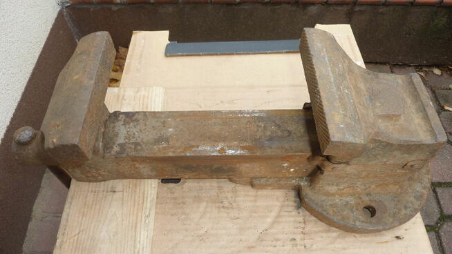 Imadło ślusarskie, stalowe, kute RECORD.Waga około 20kg.