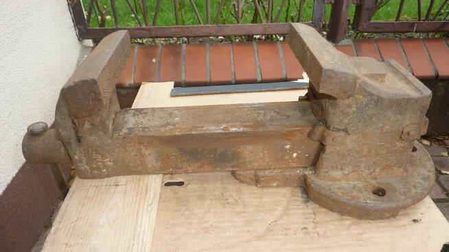 Imadło ślusarskie, stalowe, kute RECORD.Waga około 20kg.