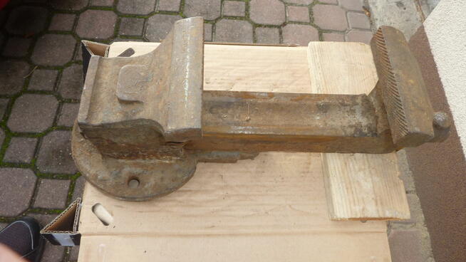 Imadło ślusarskie, stalowe, kute RECORD.Waga około 20kg.