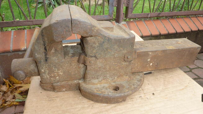 Imadło ślusarskie, stalowe, kute RECORD.Waga około 20kg.