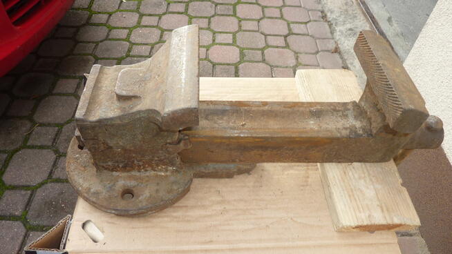 Imadło ślusarskie, stalowe, kute RECORD.Waga około 20kg.