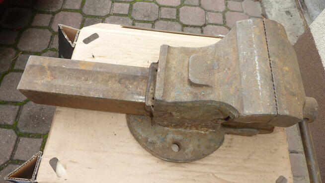 Imadło ślusarskie, stalowe, kute RECORD.Waga około 20kg.