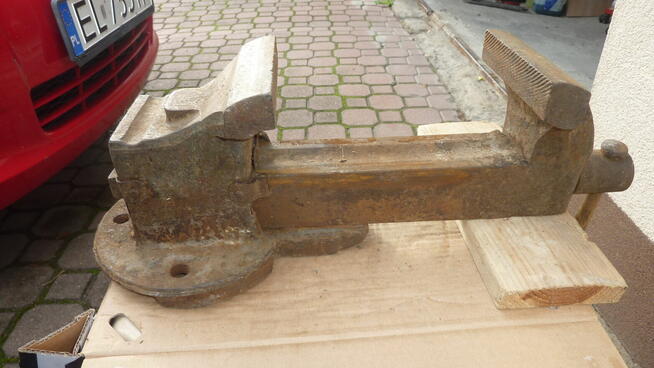 Imadło ślusarskie, stalowe, kute RECORD.Waga około 20kg.