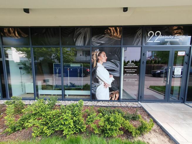 Oklejanie witryn sklepowych szyb + druk Warszawa i okolice