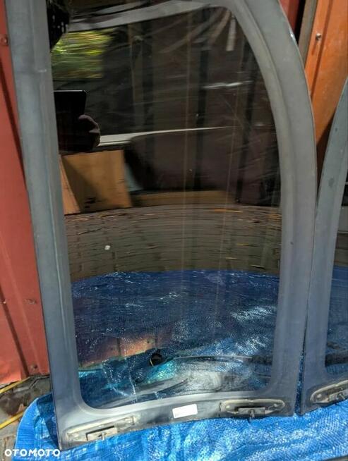 SZYBY TYLNE Prawa Lewa CHRYSLER VOYAGER + inne IV 4 00-07