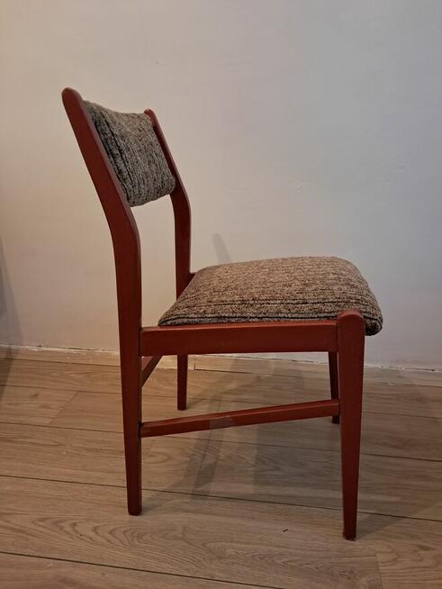 Krzesła drewniane z beżowym obiciem (2 szt.), Vintage,