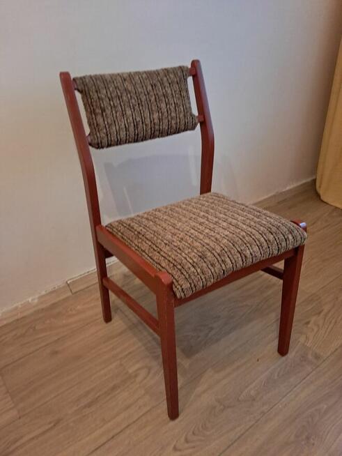 Krzesła drewniane z beżowym obiciem (2 szt.), Vintage,