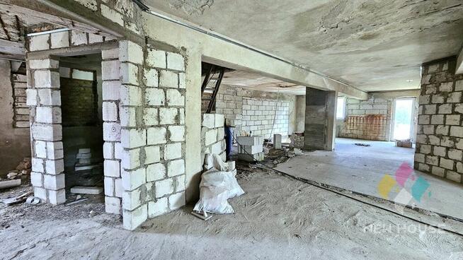 Budynek w stanie surowym, działka 1127 m2