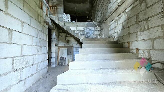 Budynek w stanie surowym, działka 1127 m2