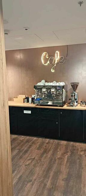 Biura Q22 – al. Jana Pawła II 22