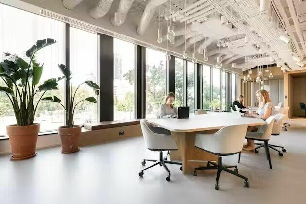 Przestrzeń coworkingowa w Spaces Marszałkowska