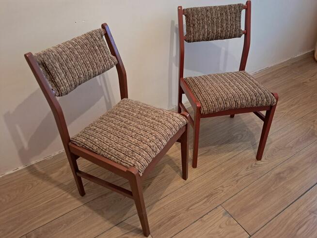 Krzesła drewniane z beżowym obiciem (2 szt.), Vintage,