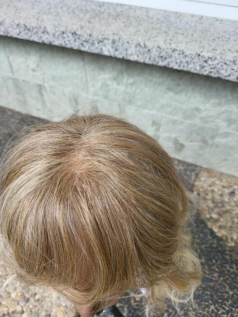 Modna i nowoczesna peruka na każdą okazję