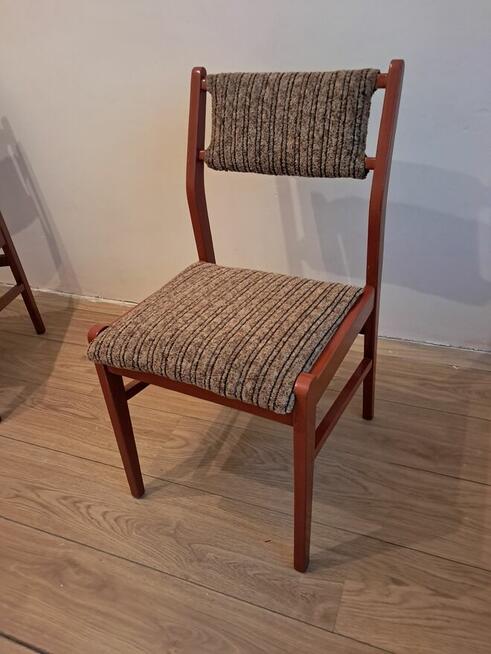 Krzesła drewniane z beżowym obiciem (2 szt.), Vintage,