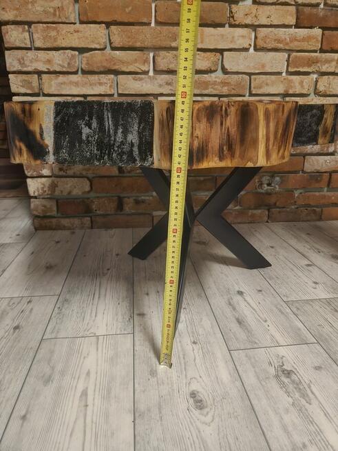 Stół z żywicą epoksydową