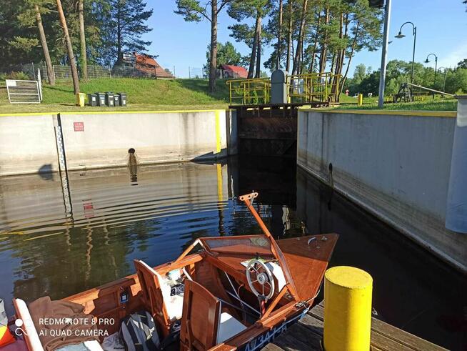 Sprzedam motorówkę drewnianą